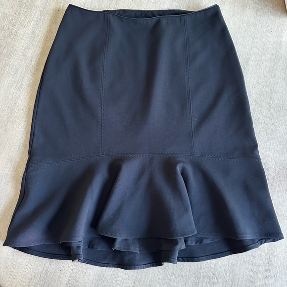 White House Black Market Black Pencil flare knee length Skirt 6 EUC - Picture 1 of 9